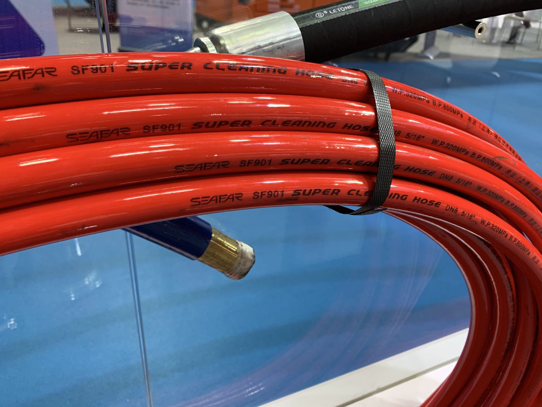 SAE 100 R2 用於泵送混凝土的柔性工業水管